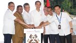 Momen Jokowi Resmikan Pembangunan Kawasan Industri Pupuk di Papua