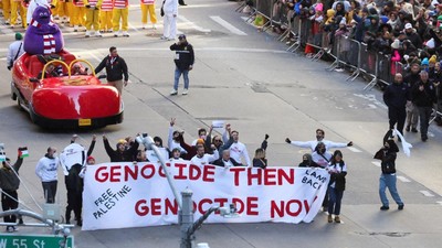 Parade Thanksgiving di AS Diwarnai Demo Pro-Palestina