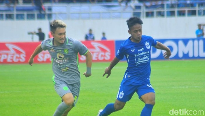 Duel PSIS lawan Persebaya di Stadion Jatidiri Semarang.