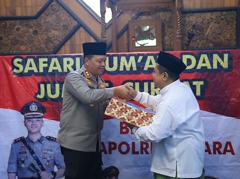 Polres Jepara, Jawa Tengah, menggelar Jumat Curhat di Masjid Baitul Muqorrobin, Kelurahan Demaan, Kecamatan Jepara, Jumat (24/11/2023).