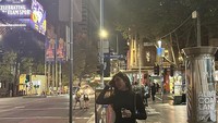  Saat masih berpacaran dengan Lionel, Millen sering ke Melbourne untuk mengunjungi keluarga mantan kekasihnya tersebut. Ini gaya ngopinya di sana Foto: Instagram @millencyrus