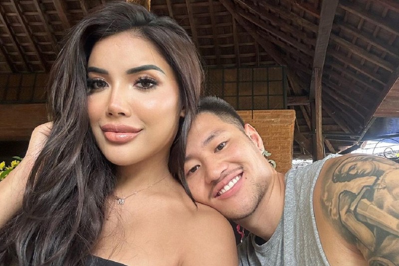 Pose Keren Millen Cyrus Saat Ngopi di Australia hingga Sarapan di Bali