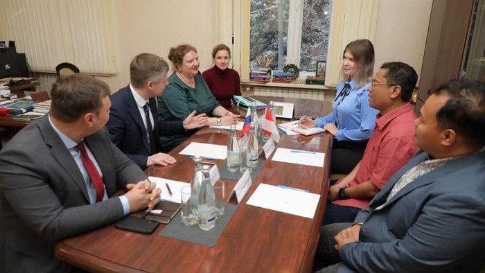 Potret UPNVJ Kunjungi UNN Rusia Perkuat Proyek Ilmiah-Pendidikan UPNVJ mengunjungi kampus Rusia, Lobachevsky State University of Nizhny Novgorod (UNN). Kunjungan tersebut dalam rangka menindaklanjuti kesepakatan proyek ilmiah dan pendidikan bersama, Jumat (24/11/2023).