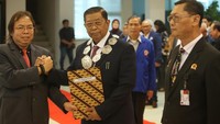 Prof. Dr. Budiharjo, M.Si resmi dilantik menjadi Rektor Universitas Prof. Dr. Moestopo (Beragama) menggantikan Prof. Dr. H. Paiman Raharjo, M.Si, M.M. yang kini menjadi Wakil Menteri Desa, Pembangunan Daerah Tertinggal, dan Transmigrasi atau Wamendes.