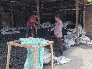 Aiptu Yance Rangkul Petani di Selayar Bikin UMKM Kelapa Terpadu