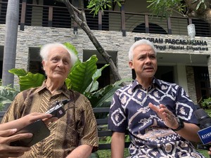 Temui Romo Magnis, Ganjar Diberi Buku soal Etika Politik dan Iman