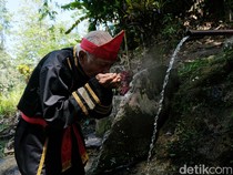 Segarnya Mata Air Desa Palaes, Bisa Langsung Diminum Lho