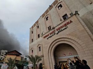 Tentara Israel Dilaporkan Bakar RS Indonesia di Gaza Utara