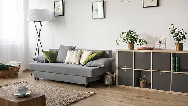 Sofa ruang tamu/Getty Images/iStockphoto/KatarzynaBialasiewicz