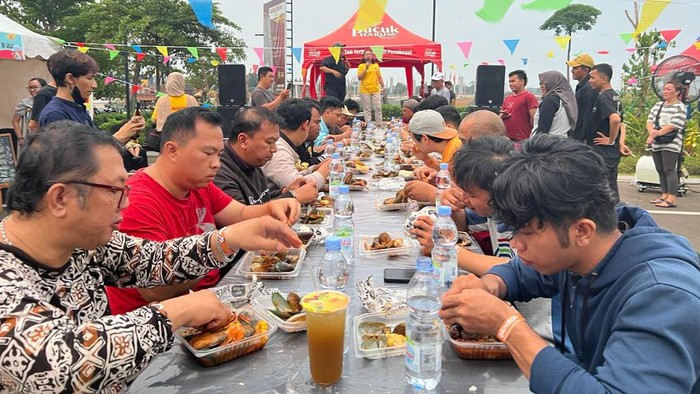 Streetfood Festival 2023 di Summarecon Gading