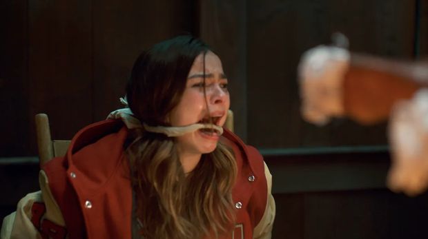 Cuplikan adegan dalam film Thanksgiving (2023).