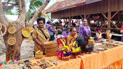 Foto: Pernak-pernik Buatan Mama-mama Papua untuk Dibawa Pulang