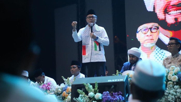 Zulhas-Gibran Hadiri Semarang Bersalawat yang Dipadati Puluhan Ribu Warga
