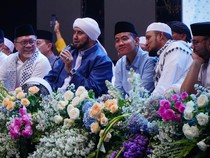 Zulhas-Gibran Hadiri Semarang Bersalawat yang Dipadati Puluhan Ribu Warga