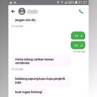 Absurd banget chat pengguna dan driver ojol. Minta tolong sih, tapi nggak seribet ini juga kali.