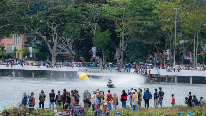 Aquabike Jetski World Championship 2023 baru saja menuntaskan hari ketiga penyelenggaraan. Pebalap Hungaria Gyorgy Kasza jadi yang terbaik.