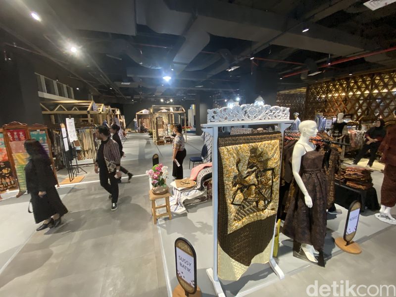 Batik Era Soekarno di Sarinah