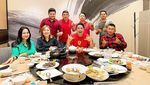 Romantis! Momen Chikita Meidy Makan Malam Bersama Suami