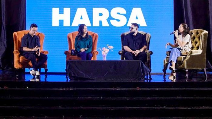 Genjot Ekonomi Kreatif dan Peran Penting Anak Muda Pemuda Harsa menggelar Talkshow interaktif dengan mengundang Bianca Victoria sebagai pendiri dan penggerak di balik brand Ende yang sukses dan mendunia.
