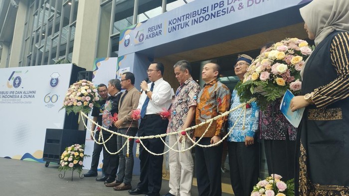 Himpunan alumni IPB menggelar Reuni Akbar 60 Tahun IPB di Gedung International Convention Center (ICC), Sentul Bogor Jawa Barat, Sabtu (25/11/2023).