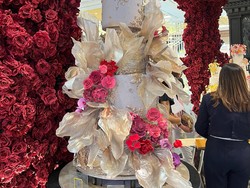 7 Ide Kue Pernikahan Unik & Elegan, Berbentuk Carousel Hingga Kastil Kerajaan