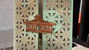 7 Inspirasi Undangan Pernikahan Unik & Mewah, Desainnya Bikin Kagum