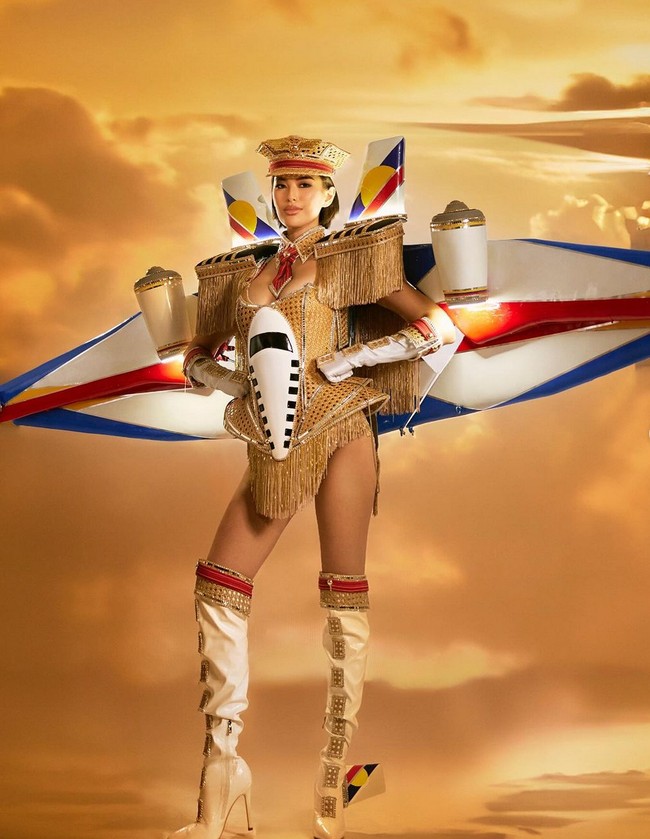 Miss Universe Philippines Michell Dee berhasil menjadi juara Kostum Nasional setelah mendapatkan suara terbanyak. Pemenang diumumkan lewat akun Instagram Miss Universe pada Jumat (24/11/2025). Foto: Instagram/@missuniverse @michelledee