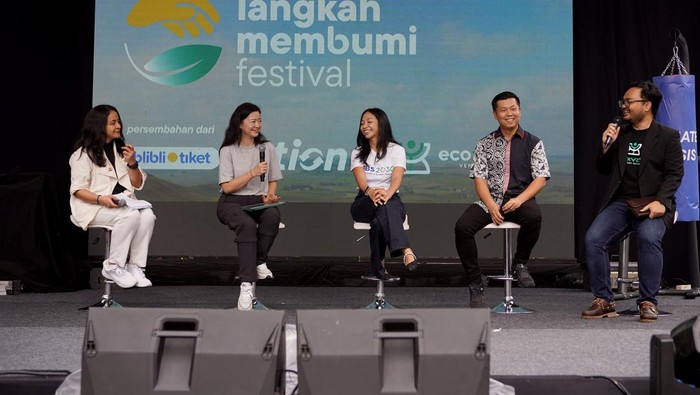 Langkah Membumi Festival 2023 Melawan Krisis Iklim Hidupkan semangat kolaborasi dalam menavigasi tantangan dan meningkatkan ketahanan iklim, Blibli Tiket Action bersama venture builder Ecoxyztem menggandeng para pelaku industri menggelar Langkah Membumi Festival 2023.