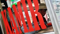 Usaha jasa seperti itu berkembang cukup pesat di Condet, terbukti dengan banyaknya asrama untuk menampung tenaga kerja yang berasal dari berbagai daerah Indonesia sebelum disalurkan ke luar negeri.