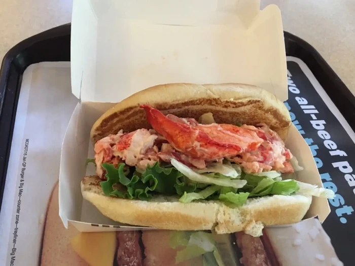 Mengintip McDonald's Paling Mewah di Dunia, Ada Menu Seafood! Mengintip McDonald's Paling Mewah di Dunia, Ada Menu Seafood!