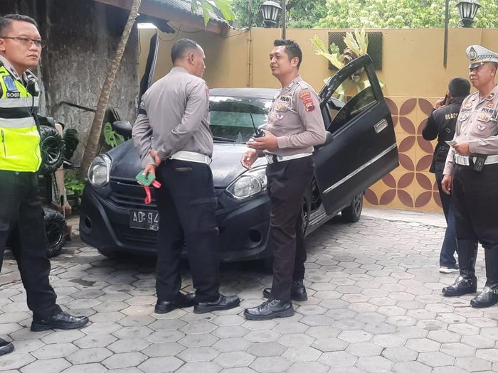 Mobil Daihatsu Ayla yang membawa bayi tanpa pintu bagasi diamankan Satlantas Polresta Solo, Sabtu (25/11/2023).