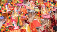 Festival ini sekaligus memperkenalkan kuliner khas Nagari Simawang yang berbahan utama ikan sasau.