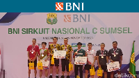 Hafiz Faisal/Reza Dwicahya Purnama di podium teratas Ganda Dewasa Putra. Foto: Irawan/detikcom  