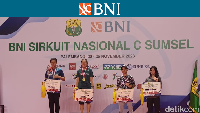 Podium teratas Tunggal Dewasa Putri ditempati Ruselli Hartawan. Foto: Irawan/detikcom  