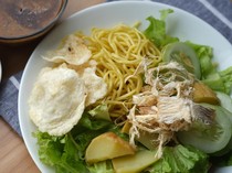 Resep Rujak Juhi Betawi, Segar Renyah dengan Saus Kacang yang Gurih Pedas