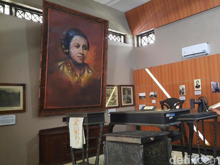 Ruang kerja RA Kartini di Museum RA Kartini, Kabupaten Jepara, Rabu (22/11/2023).
