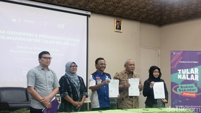 Talkshow Tular Nalar tentang Kepekaan Digital Pemilih Pemula di Kota Bandung