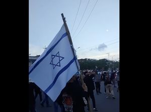 Detik-detik Bentrok Massa Pro Palestina Vs Ormas di Sulut