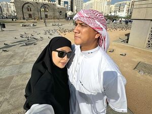 Tantri Kotak dan Arda Berangkat ke Tanah Suci, Nangis Setelah Visa Haji Keluar