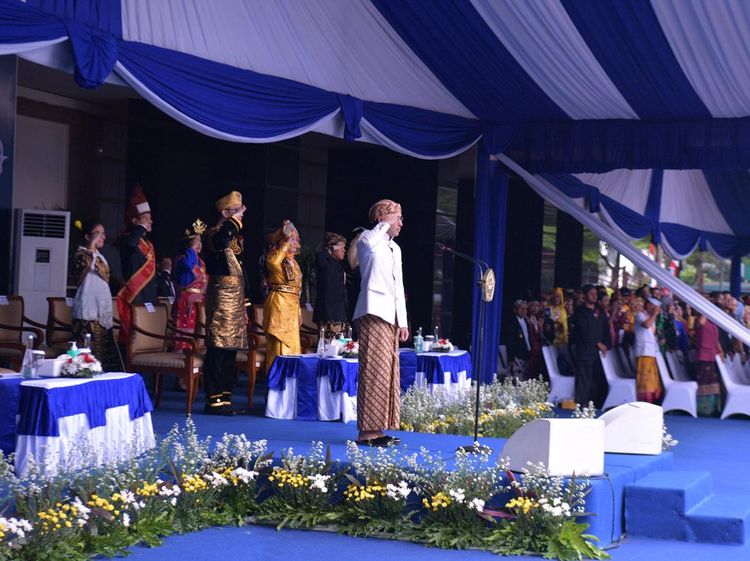 Potret Upacara Hari Guru Nasional dan Imbauan Nadiem Lanjutkan Merdeka Belajar