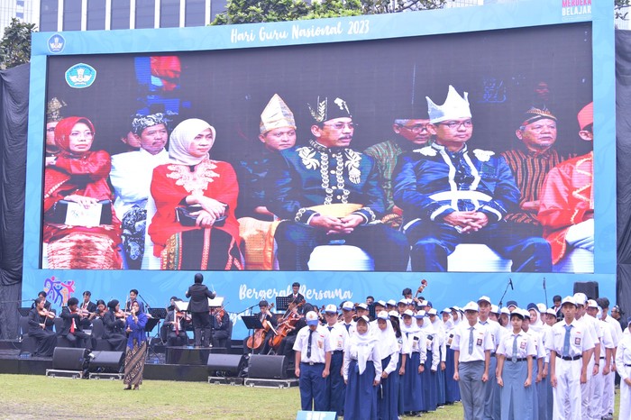 Upacara Hari Guru Nasional 2023 di Kemendikbudristek Upacara Hari Guru Nasional 2023 di Kemendikbudristek