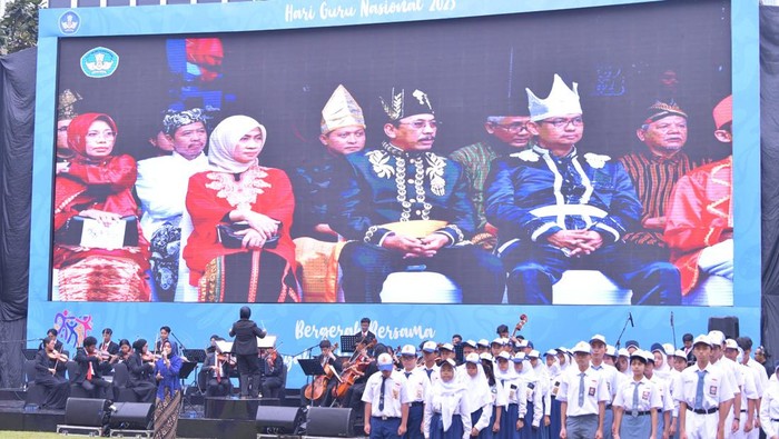 Upacara Hari Guru Nasional 2023 di Kemendikbudristek