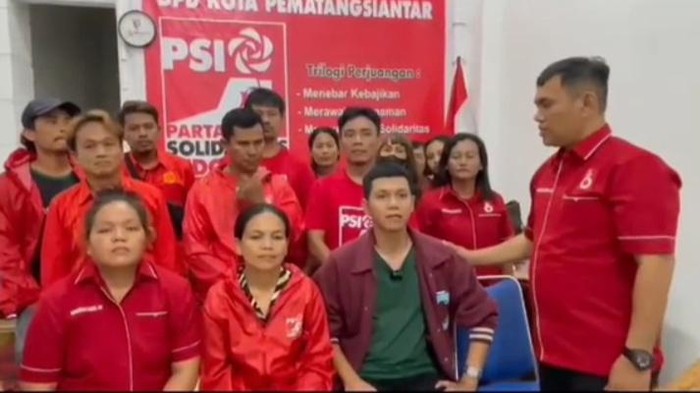 Viral kader PSI Pematang Siantar protes pencopotan pengurus DPW ke Kaesang. (Istimewa)