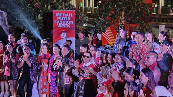Acara Merah Putih Fashion Week di Sarina, Jakarta Pusat