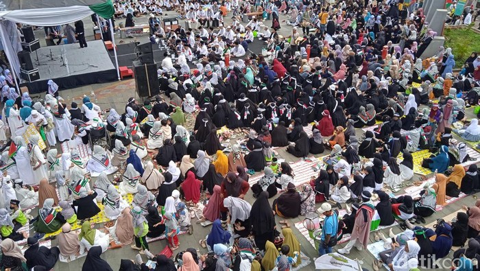 Aksi bela Palestina di Kuningan, Minggu (26/11/2023)