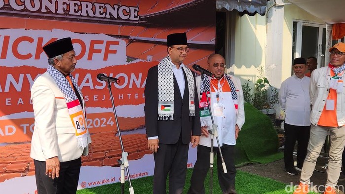 Anies Baswedan (tengah). (Adrial/detikcom)