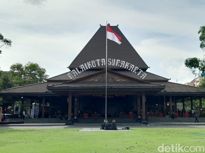 Balai Kota Solo, Minggu (26/11/2023).
