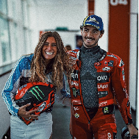 Domizia Castagnini tunangan Francesco Bagnaia diketahui berusia 30 tahun. Sedangkan juara dunia MotoGP 2023 itu akan berulang tahun ke-27 pada Januari 2024. Foto: Dok. Instagram Francesco Bagnaia, Domizia Castagnini