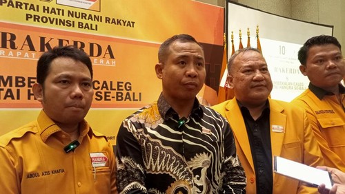 Jajaran pengurus Partai Hanura di acara Rapat Kerja Daerah (Rakerda) dan Pembekalan Caleg di Seminyak, Badung, Bali, Minggu (26/11/2023). (Foto Agus Eka/detikBali)
