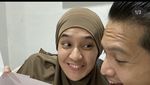Ini Kemesraan Dimas Seto dan Dhini Aminarti Saat Makan